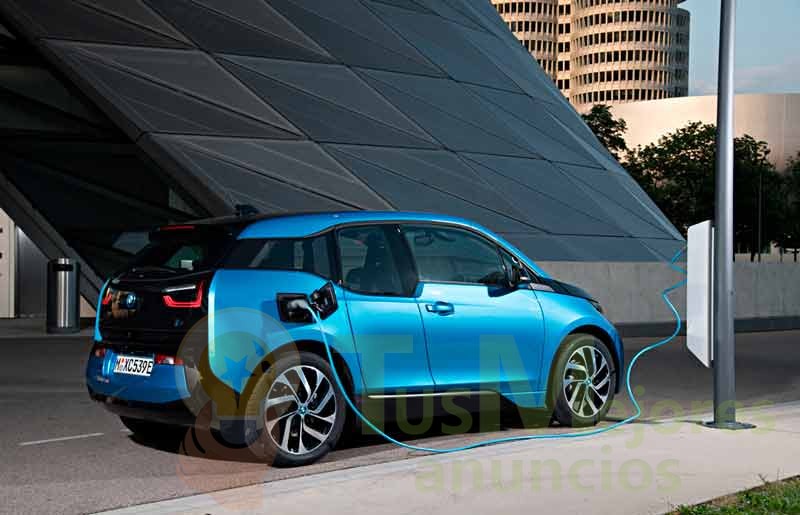Un coche eléctrico en España
